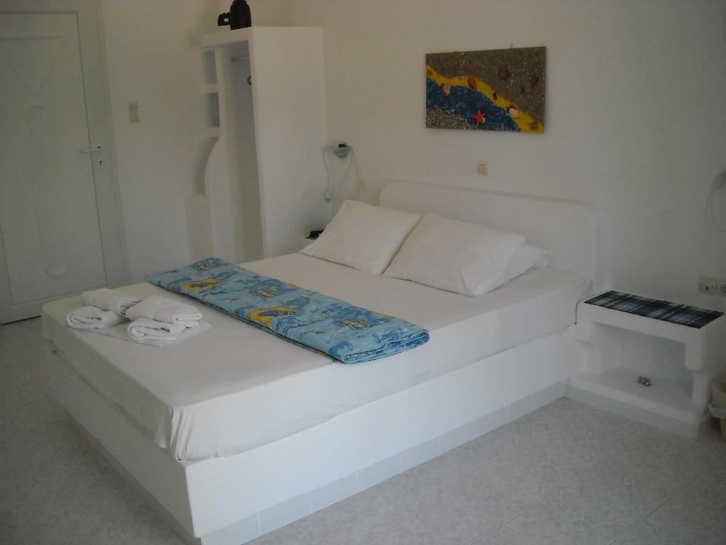 Ostria Vento Hotel Pollonia Bagian luar foto